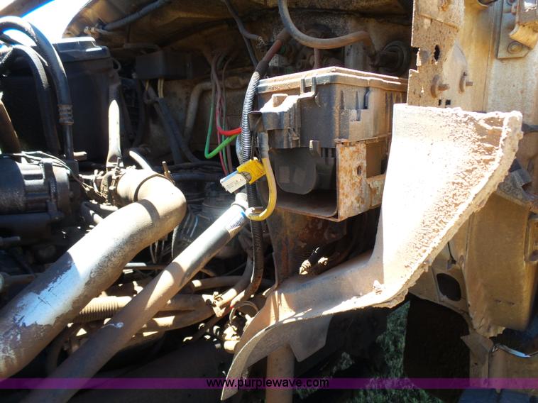 image for item K3116 2000 Ford F650 flatbed truck