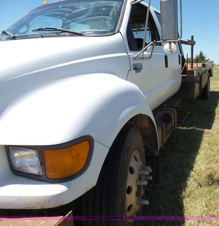 image for item K3116 2000 Ford F650 flatbed truck