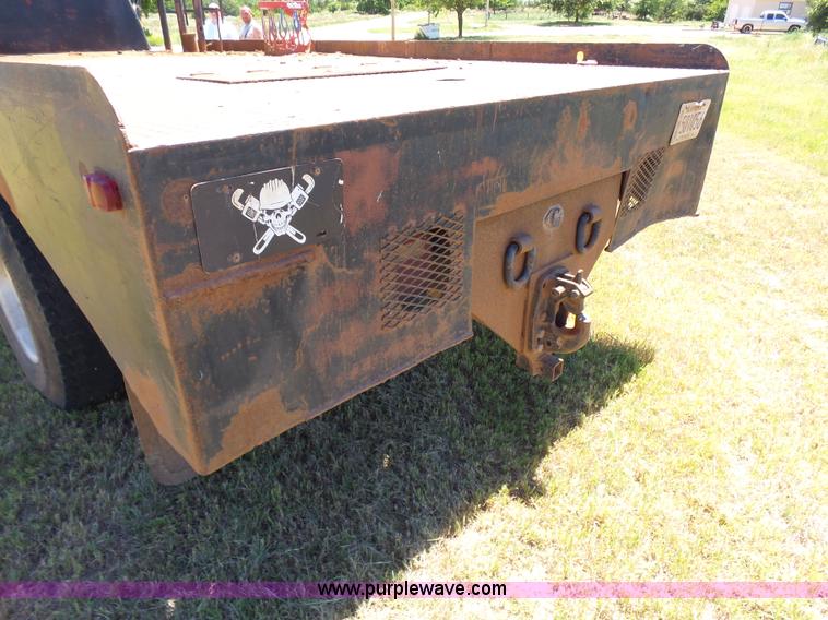 image for item K3116 2000 Ford F650 flatbed truck