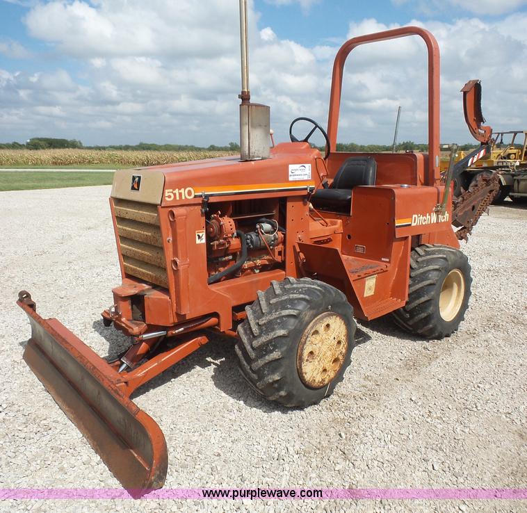 image for item K3628 1992 Ditch Witch 5110 trencher