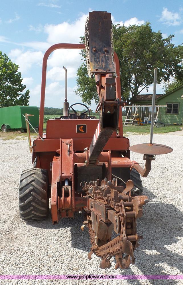 image for item K3628 1992 Ditch Witch 5110 trencher