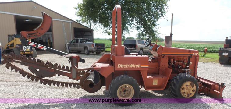 image for item K3628 1992 Ditch Witch 5110 trencher