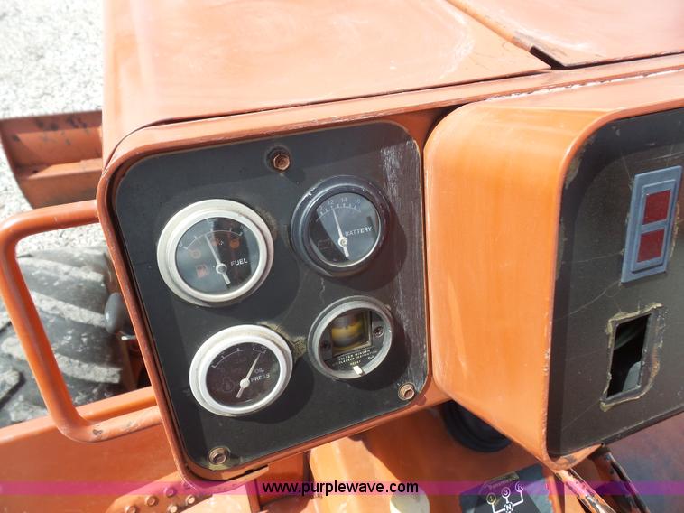 image for item K3628 1992 Ditch Witch 5110 trencher