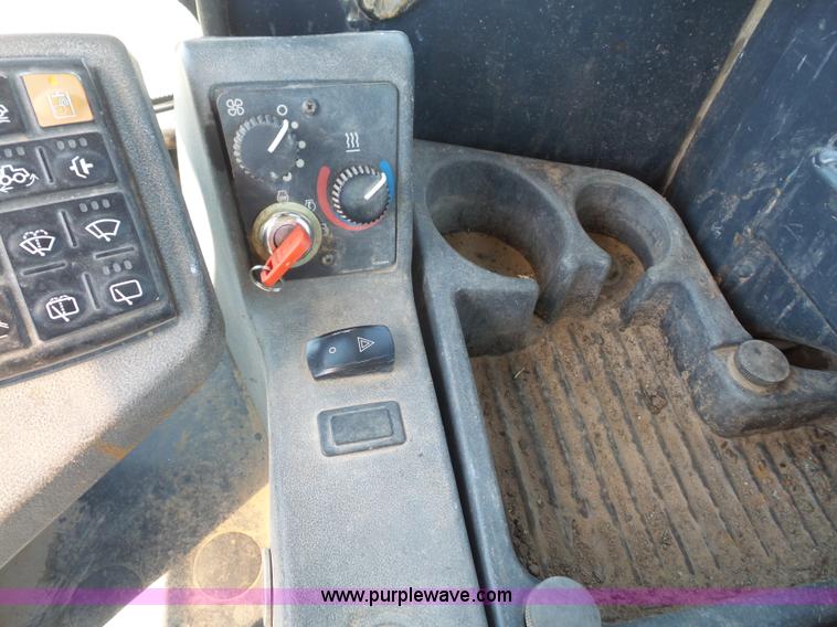 image for item K3646 2005 John Deere 544J wheel loader