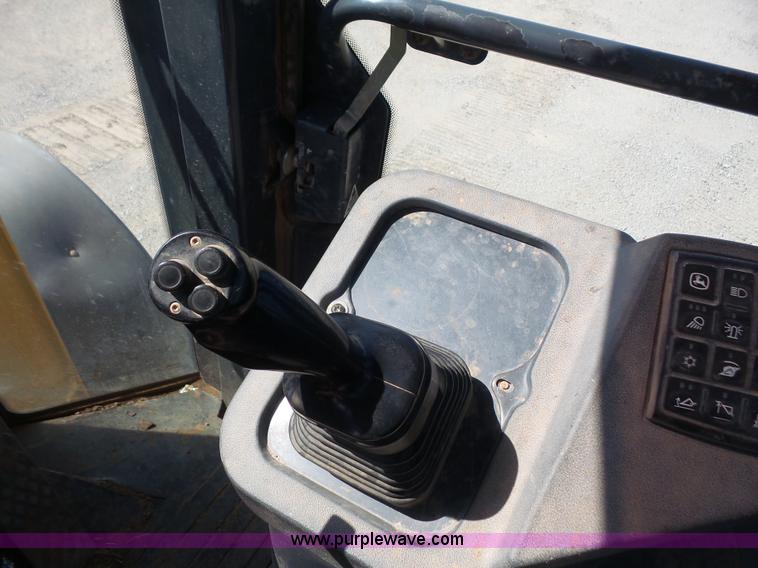 image for item K3646 2005 John Deere 544J wheel loader