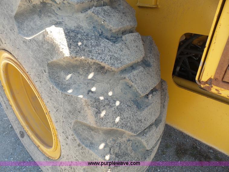image for item K3646 2005 John Deere 544J wheel loader