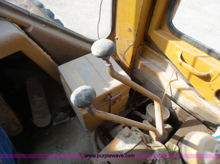 image for item K3648 1976 Caterpillar 950 wheel loader