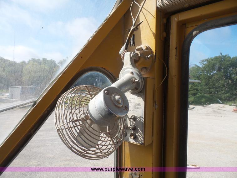 image for item K3648 1976 Caterpillar 950 wheel loader