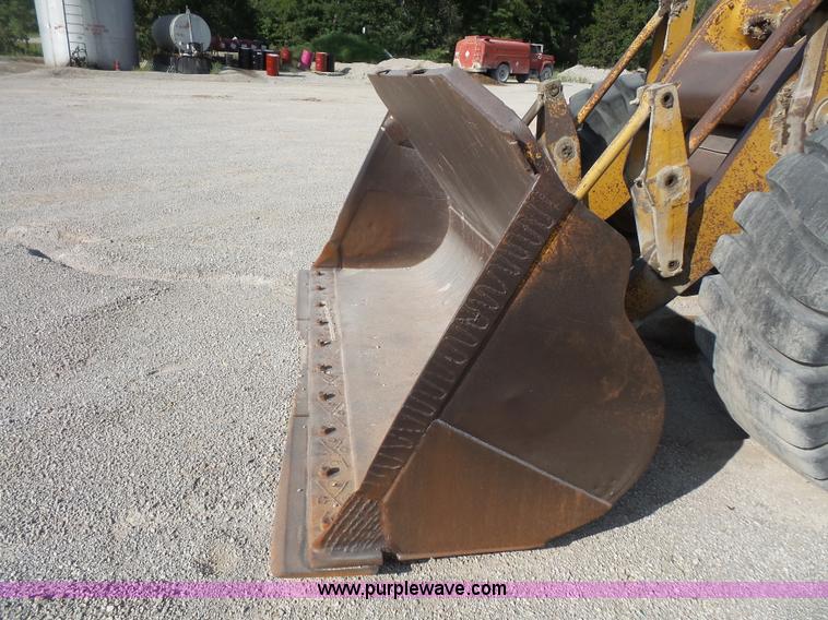 image for item K3648 1976 Caterpillar 950 wheel loader