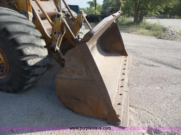 image for item K3648 1976 Caterpillar 950 wheel loader