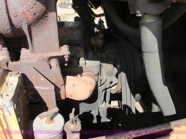 image for item K4128 Dresser TD25EIII dozer