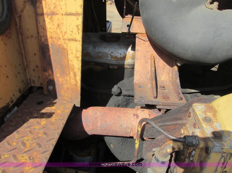 image for item K4128 Dresser TD25EIII dozer