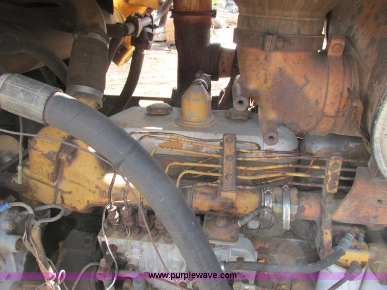 image for item K4128 Dresser TD25EIII dozer