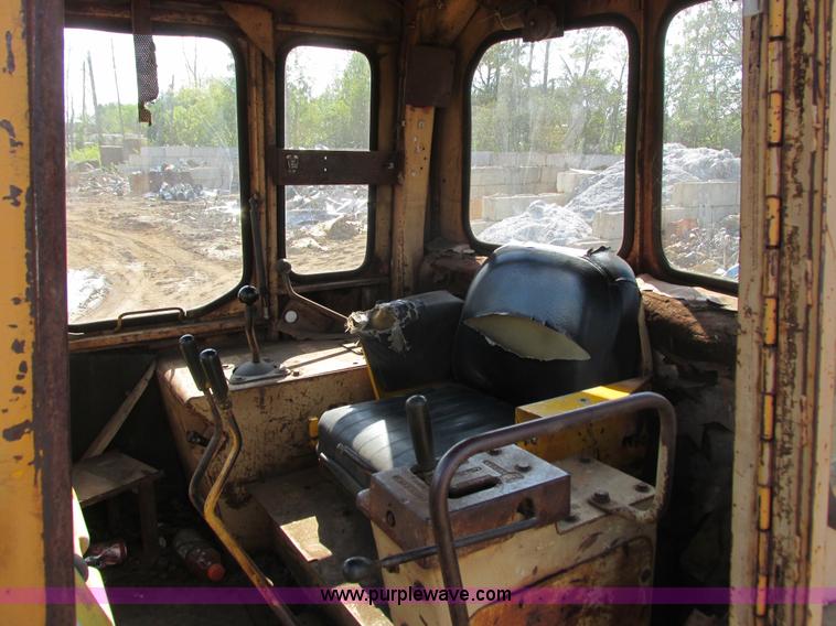 image for item K4128 Dresser TD25EIII dozer