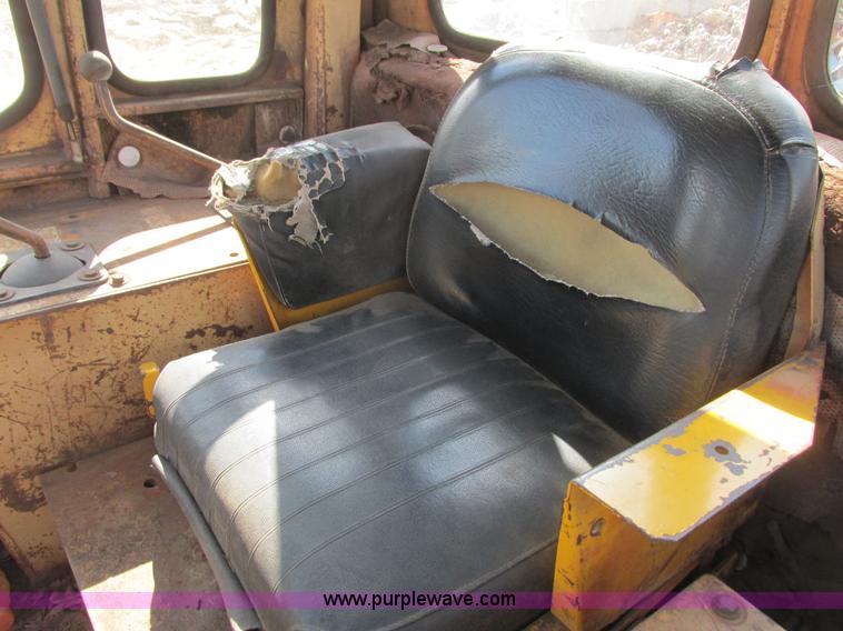 image for item K4128 Dresser TD25EIII dozer