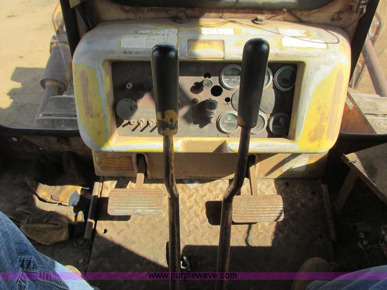 image for item K4128 Dresser TD25EIII dozer