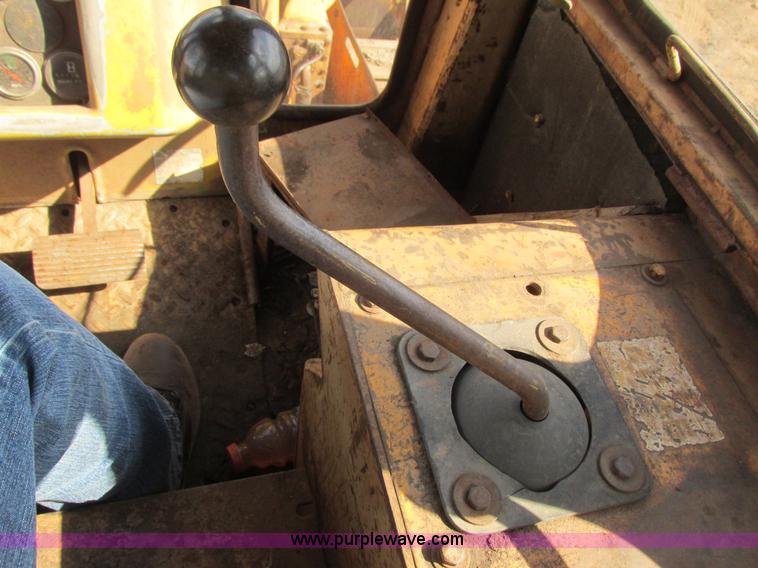 image for item K4128 Dresser TD25EIII dozer