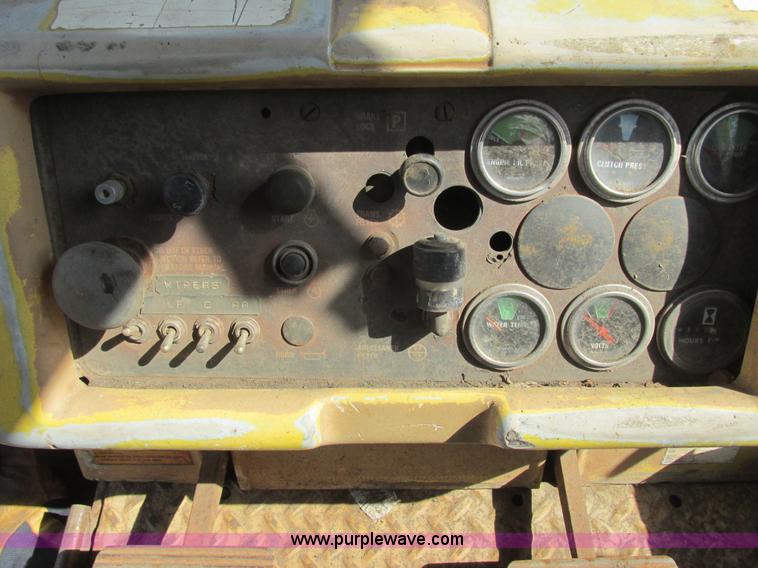 image for item K4128 Dresser TD25EIII dozer