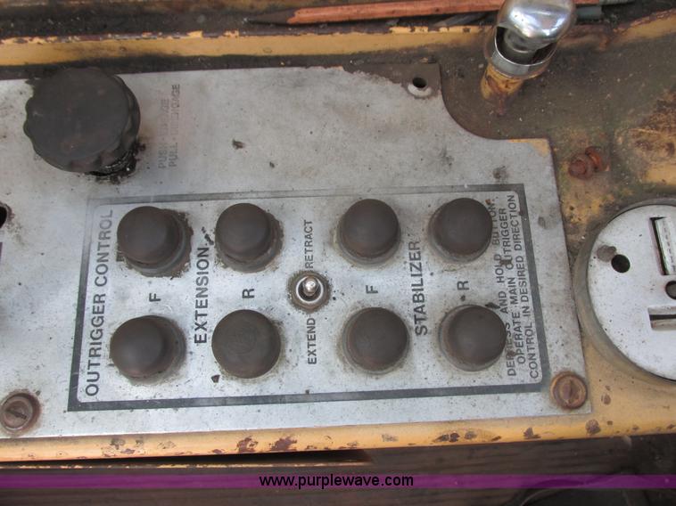 image for item K4150 Grove RT522 crane