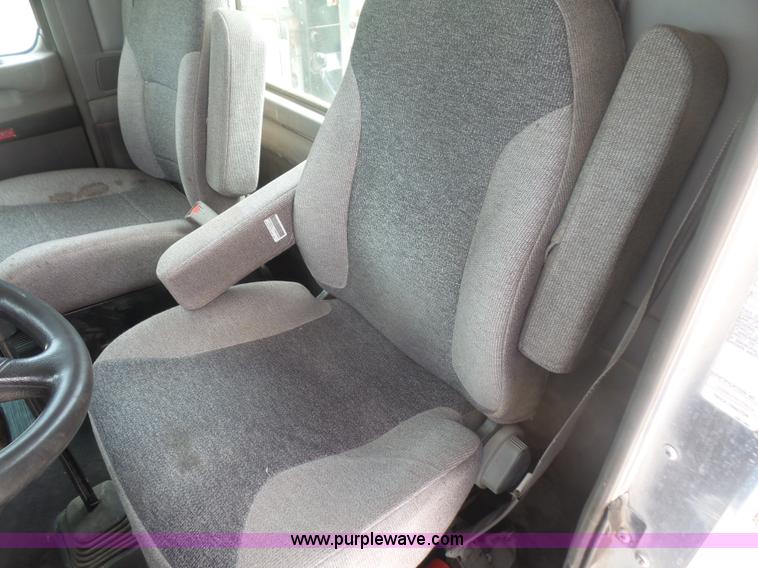 image for item K4743 2009 Kenworth T800 semi truck