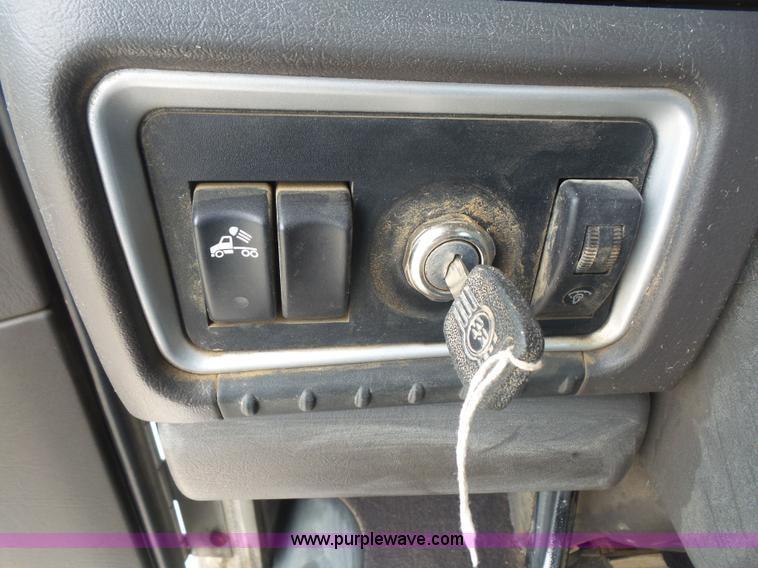 image for item K4743 2009 Kenworth T800 semi truck