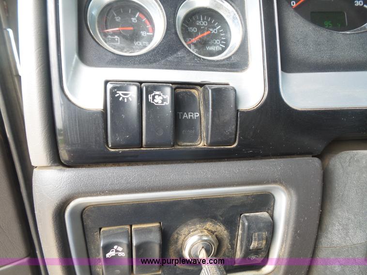 image for item K4743 2009 Kenworth T800 semi truck