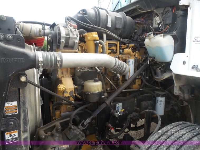 image for item K4743 2009 Kenworth T800 semi truck