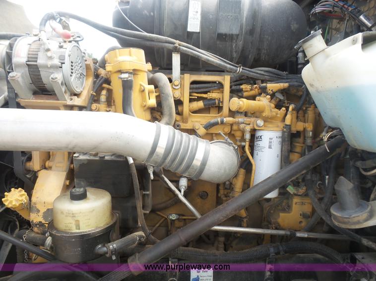 image for item K4743 2009 Kenworth T800 semi truck