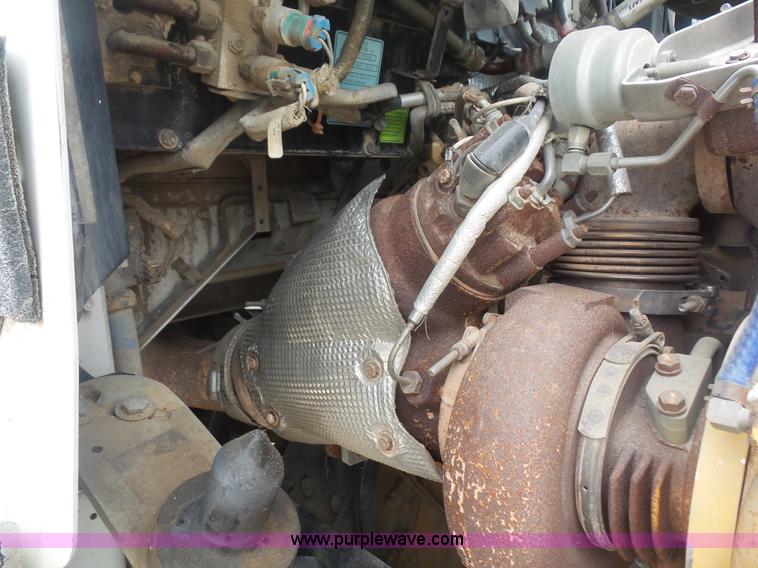 image for item K4743 2009 Kenworth T800 semi truck