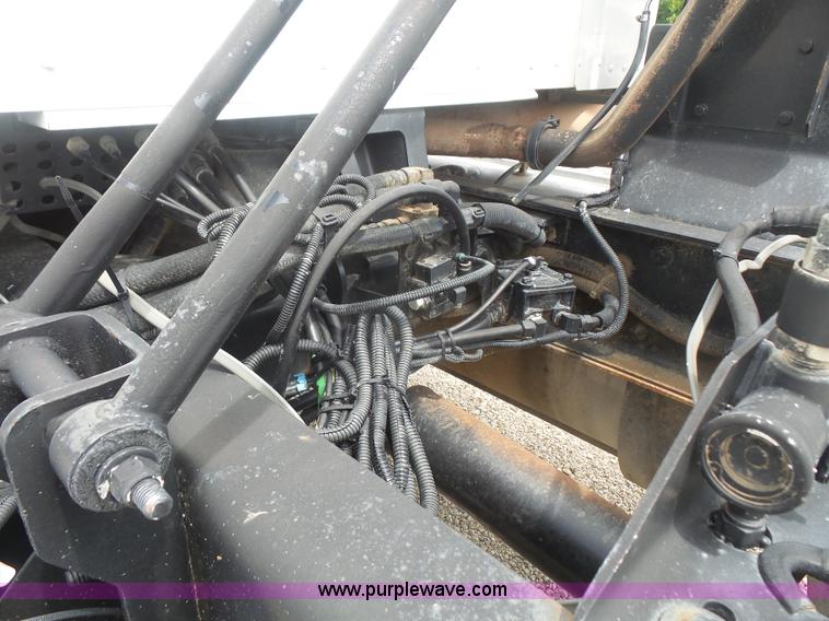 image for item K4743 2009 Kenworth T800 semi truck