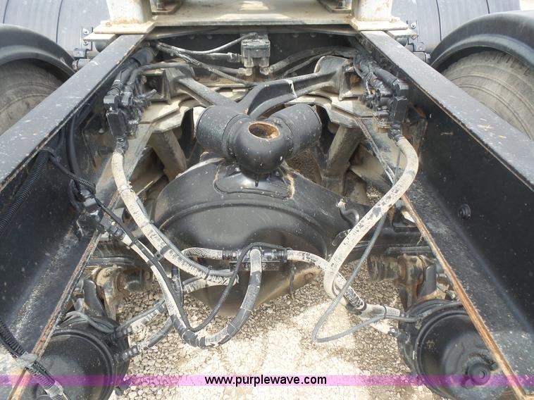 image for item K4743 2009 Kenworth T800 semi truck