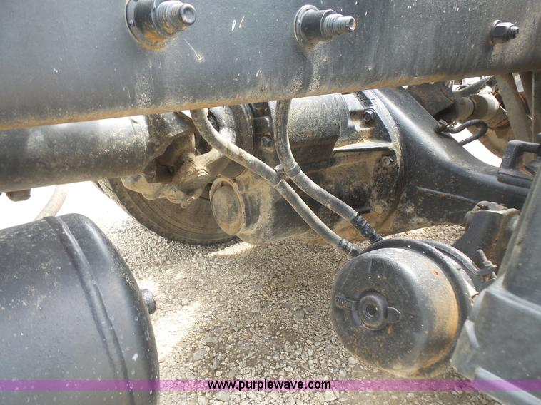 image for item K4743 2009 Kenworth T800 semi truck