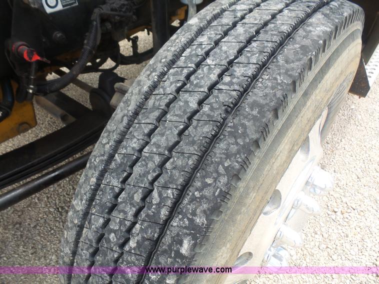 image for item K4743 2009 Kenworth T800 semi truck