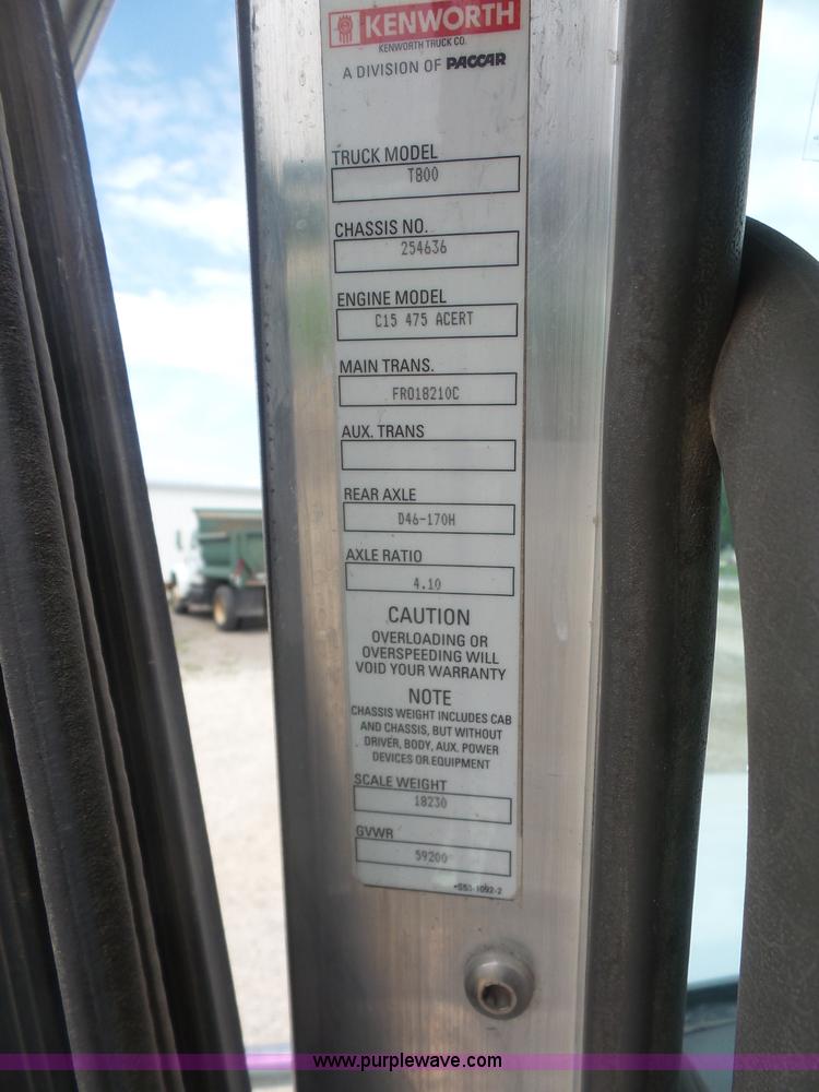 image for item K4743 2009 Kenworth T800 semi truck