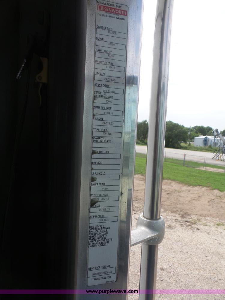 image for item K4743 2009 Kenworth T800 semi truck