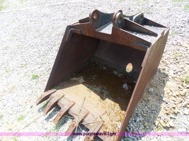 image for item K5733 New Holland backhoe bucket