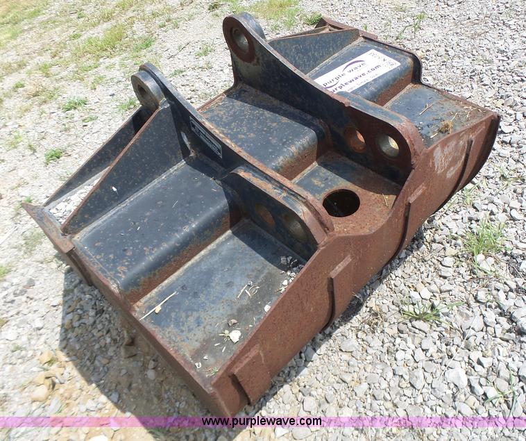 image for item K5733 New Holland backhoe bucket