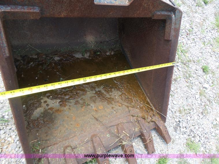 image for item K5733 New Holland backhoe bucket