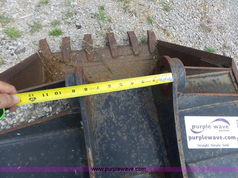 image for item K5733 New Holland backhoe bucket