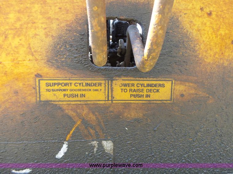 image for item K5736 1996 Talbert TDW755HRG1-T1 lowboy equipment trailer