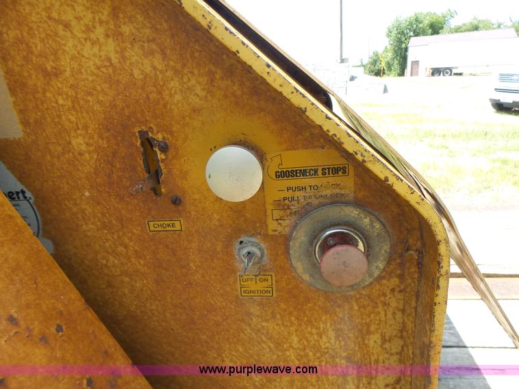 image for item K5736 1996 Talbert TDW755HRG1-T1 lowboy equipment trailer