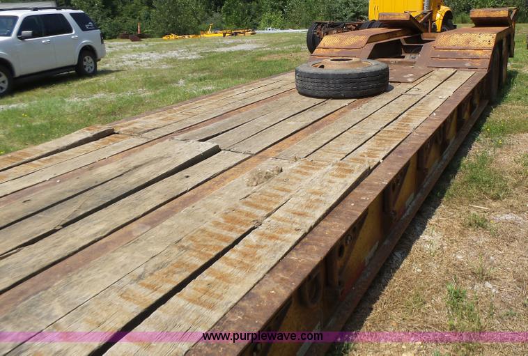image for item K5736 1996 Talbert TDW755HRG1-T1 lowboy equipment trailer