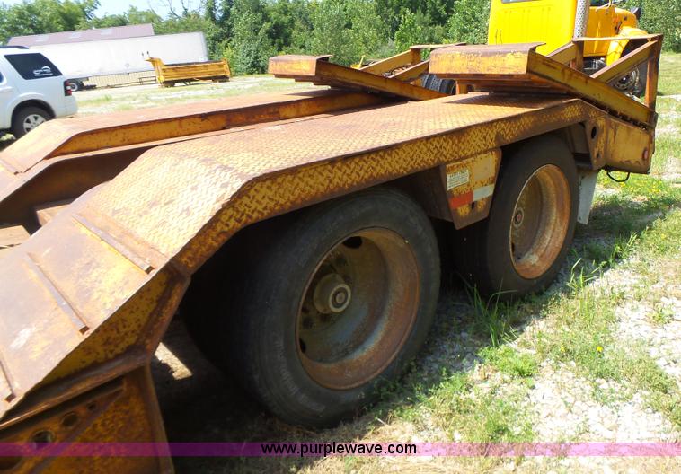 image for item K5736 1996 Talbert TDW755HRG1-T1 lowboy equipment trailer