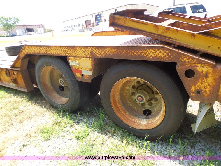 image for item K5736 1996 Talbert TDW755HRG1-T1 lowboy equipment trailer