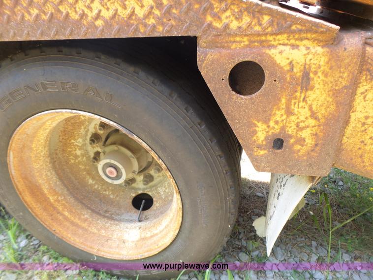 image for item K5736 1996 Talbert TDW755HRG1-T1 lowboy equipment trailer