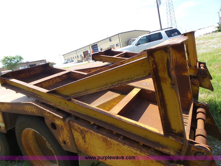 image for item K5736 1996 Talbert TDW755HRG1-T1 lowboy equipment trailer