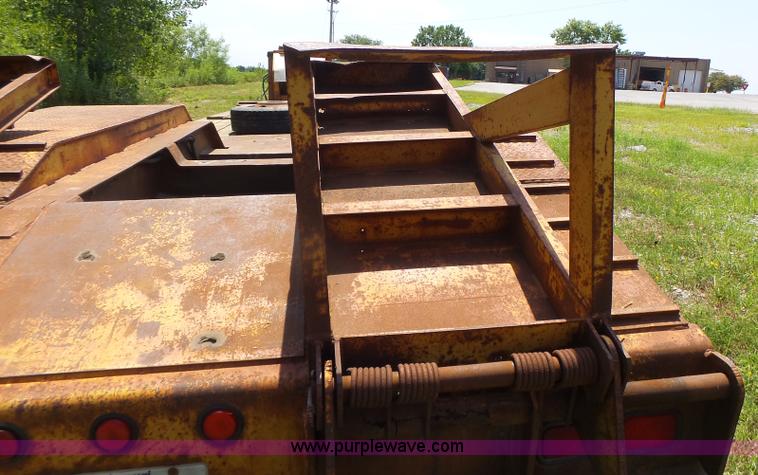 image for item K5736 1996 Talbert TDW755HRG1-T1 lowboy equipment trailer
