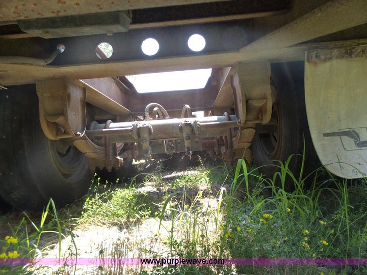 image for item K5736 1996 Talbert TDW755HRG1-T1 lowboy equipment trailer