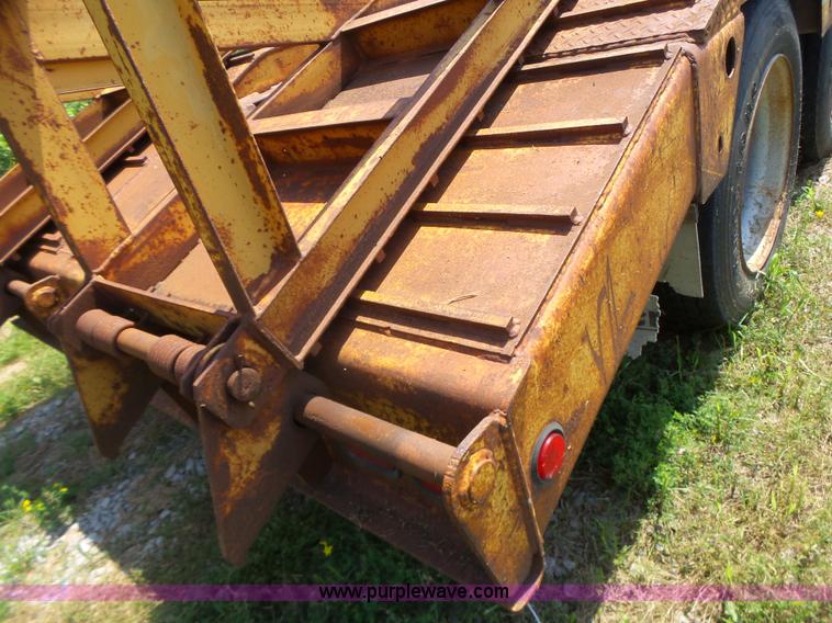 image for item K5736 1996 Talbert TDW755HRG1-T1 lowboy equipment trailer