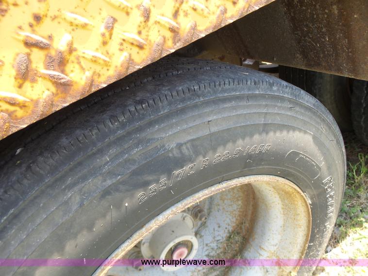 image for item K5736 1996 Talbert TDW755HRG1-T1 lowboy equipment trailer